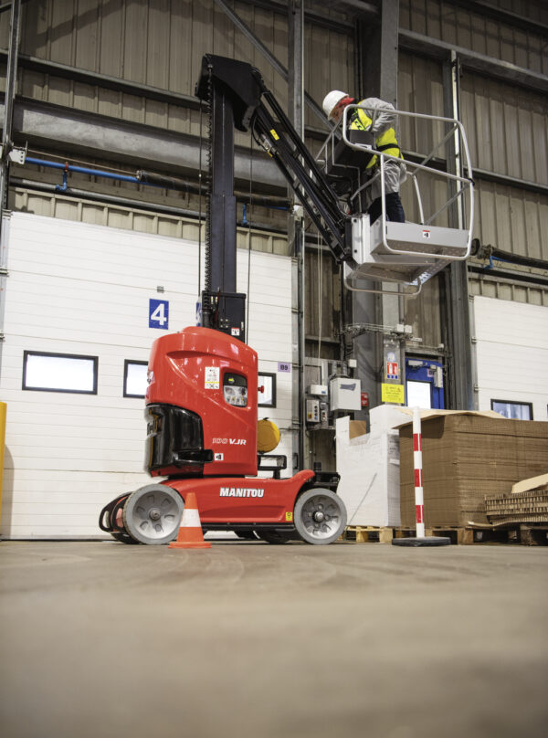 Manitou 100 VJR – nacelle élévatrice électrique – en situation d'utilisation n°6