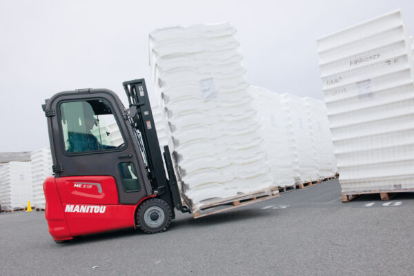 Manitou ME 315 C – chariot élévateur électrique – en situation d'utilisation
