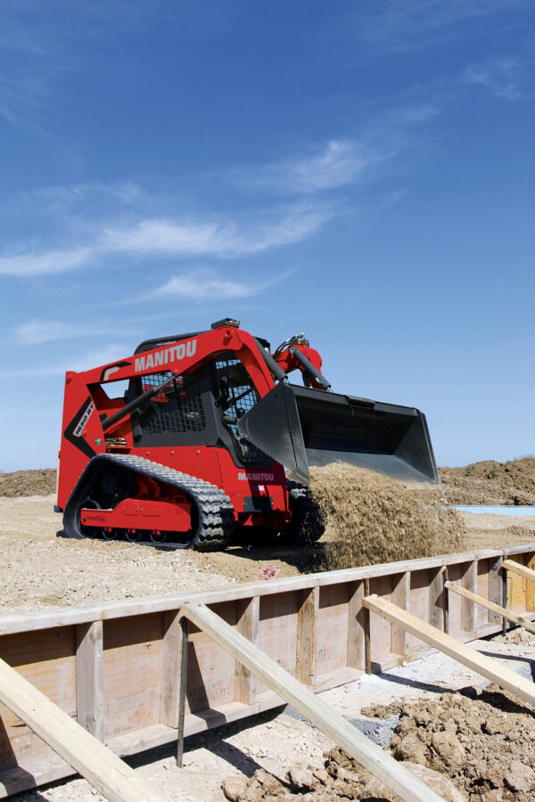 Manitou 1650 RT – chargeuse compacte – en situation d'utilisation n°3