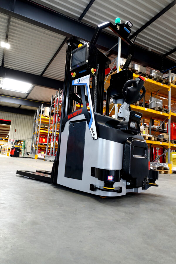 Manitou AMR ES 616 – robot mobile autonome (AMR) électrique – en situation d'utilisation n°2