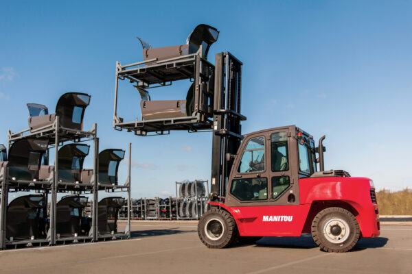 Manitou MI 50 LD ST5 – chariot élévateur   – en situation d'utilisation n°2