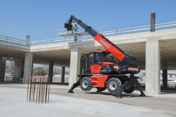 Manitou MRT 1845 75 – chariot télescopique rotatif   – en situation d'utilisation