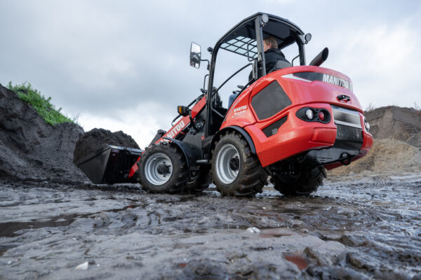 Manitou MLA 5-50H – chargeuse articulée   – en situation d'utilisation n°4