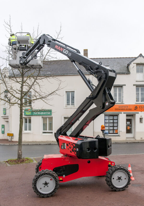 Manitou MAN'GO 12 – nacelle élévatrice – en situation d'utilisation n°3