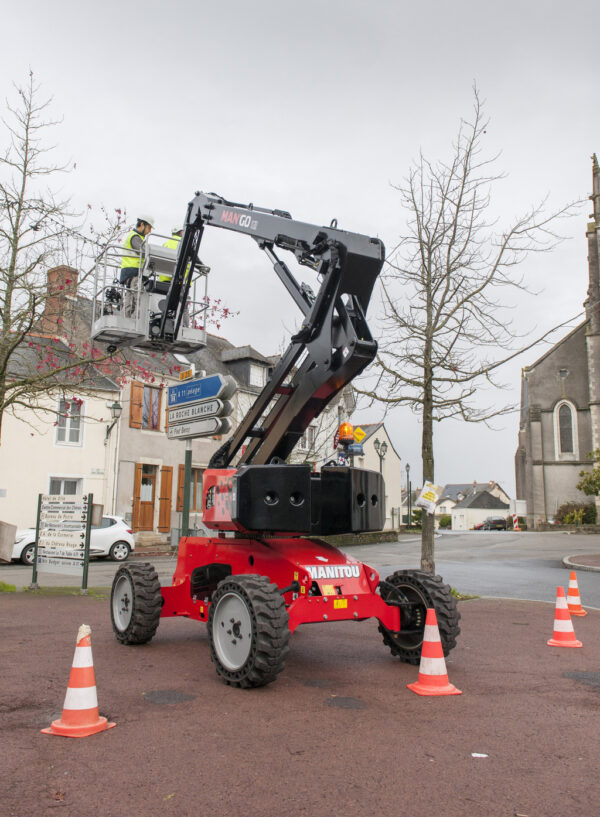 Manitou MAN'GO 12 – nacelle élévatrice – en situation d'utilisation n°4