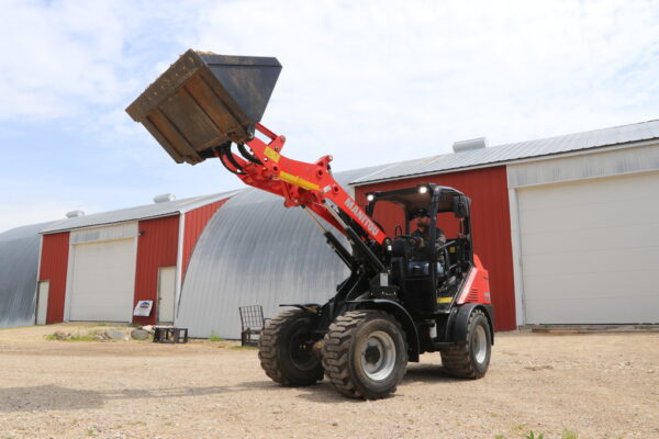 Manitou MLA 5-60 H-Z – chargeuse articulée   – en situation d'utilisation n°3