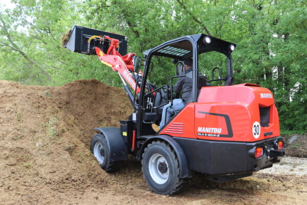 Manitou MLA 5-60 H-Z – chargeuse articulée   – en situation d'utilisation n°4