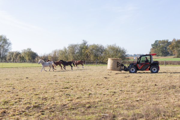 Manitou ULM 415 H – chariot télescopique   – en situation d'utilisation n°3
