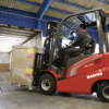Manitou ME 315 C – chariot élévateur électrique – en situation d'utilisation n°6