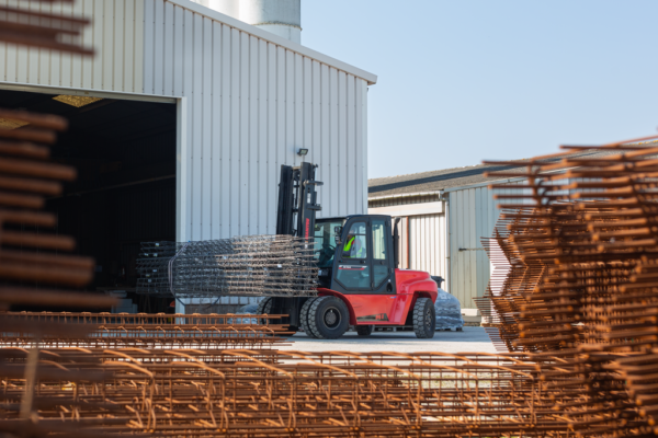 Manitou MI 50 LD ST5 – chariot élévateur   – en situation d'utilisation n°4