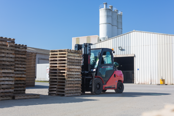 Manitou MI 45 D ST5 – chariot élévateur   – en situation d'utilisation n°2