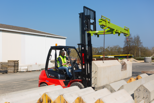 Manitou MI 15 G ST5 – chariot élévateur au gaz (GPL) – en situation d'utilisation