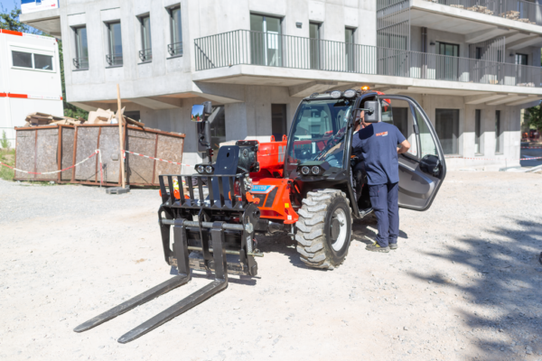 Manitou MT 625 e – chariot télescopique de chantier électrique – en situation d'utilisation n°3