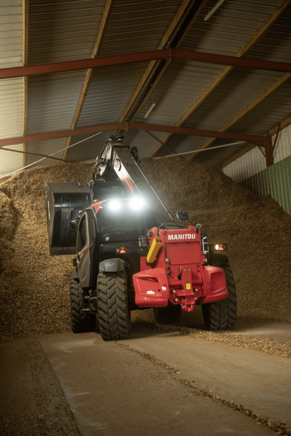 Manitou MLT 850-145 V+ – chariot télescopique   – en situation d'utilisation