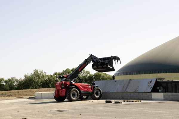 Manitou MLT 850-145 V+ – chariot télescopique   – en situation d'utilisation n°2