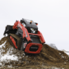 Manitou 2750VT – chargeuse compacte   – en situation d'utilisation
