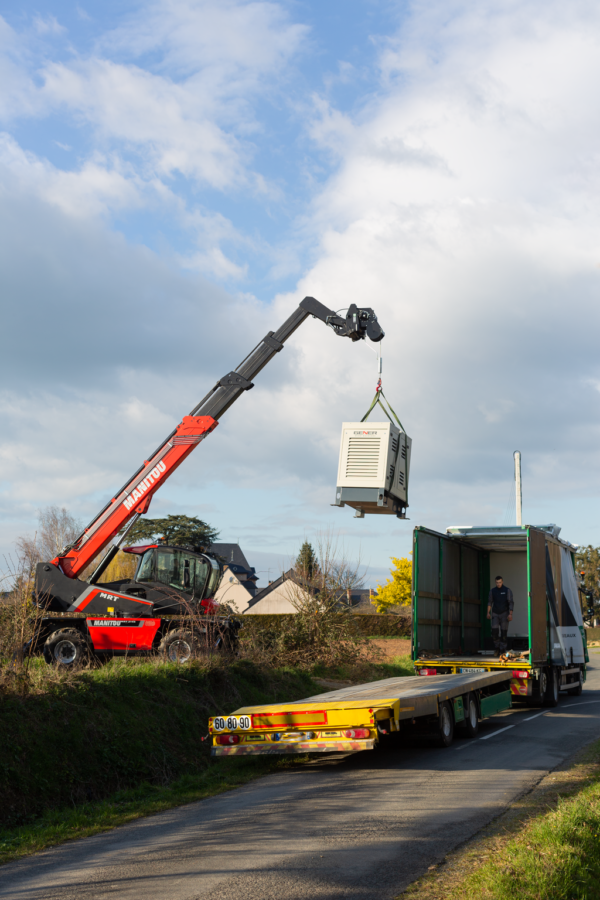 Manitou MRT 2145 115 – chariot télescopique rotatif   – en situation d'utilisation
