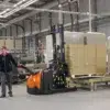 Toyota BT Staxio 1,2t Mât rétractable (SWE 120XR) – gerbeur électrique – en situation d'utilisation n°2