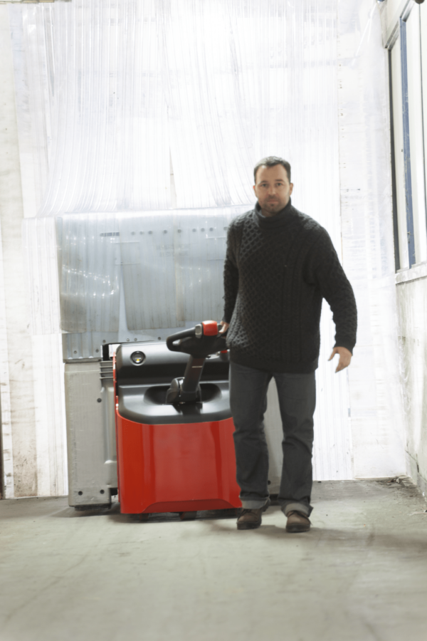Manitou EP 18 – transpalette électrique – en situation d'utilisation n°3